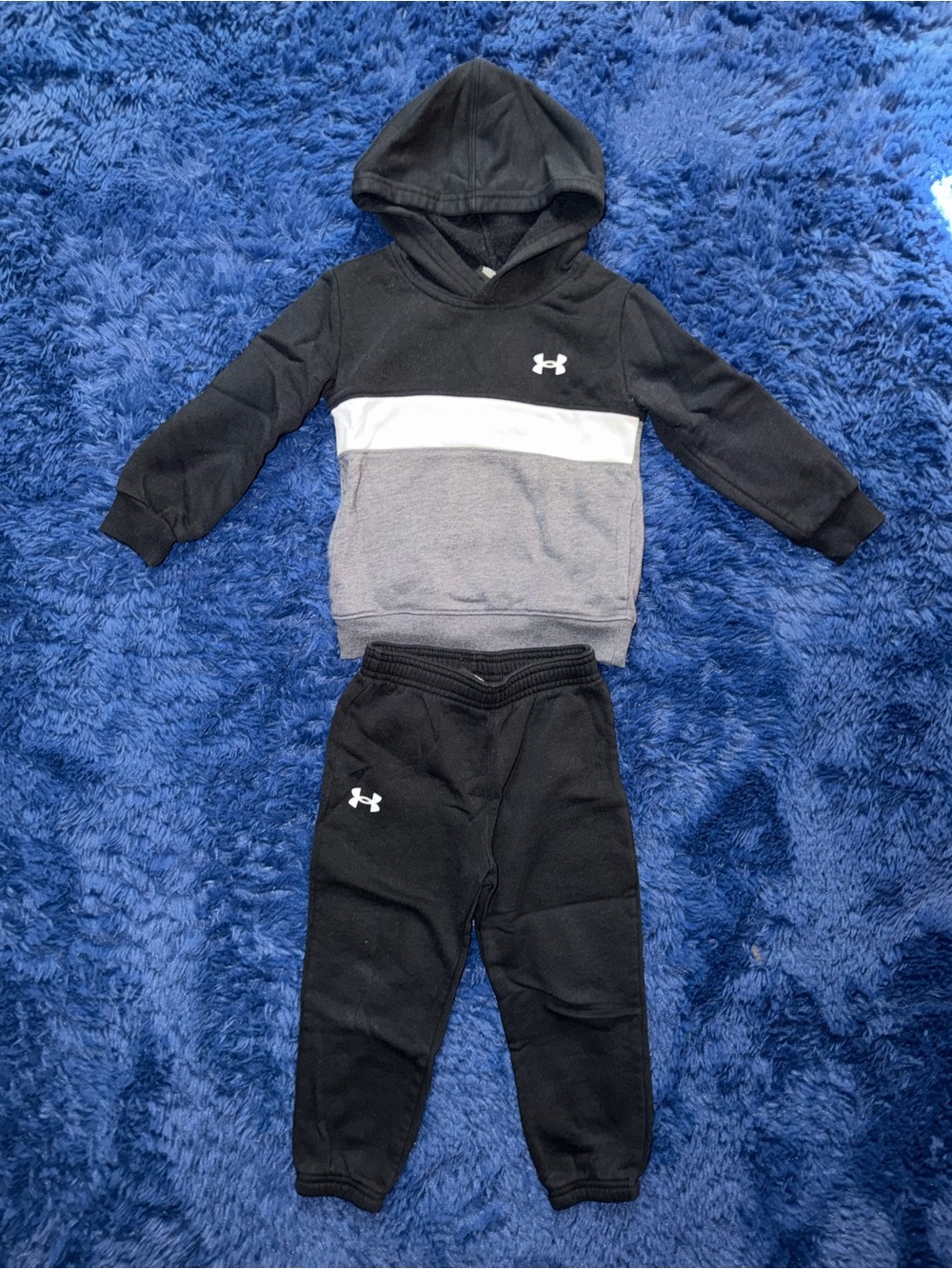 Under Armour Black, Gray & White Hoodie and Jogger Set 3T